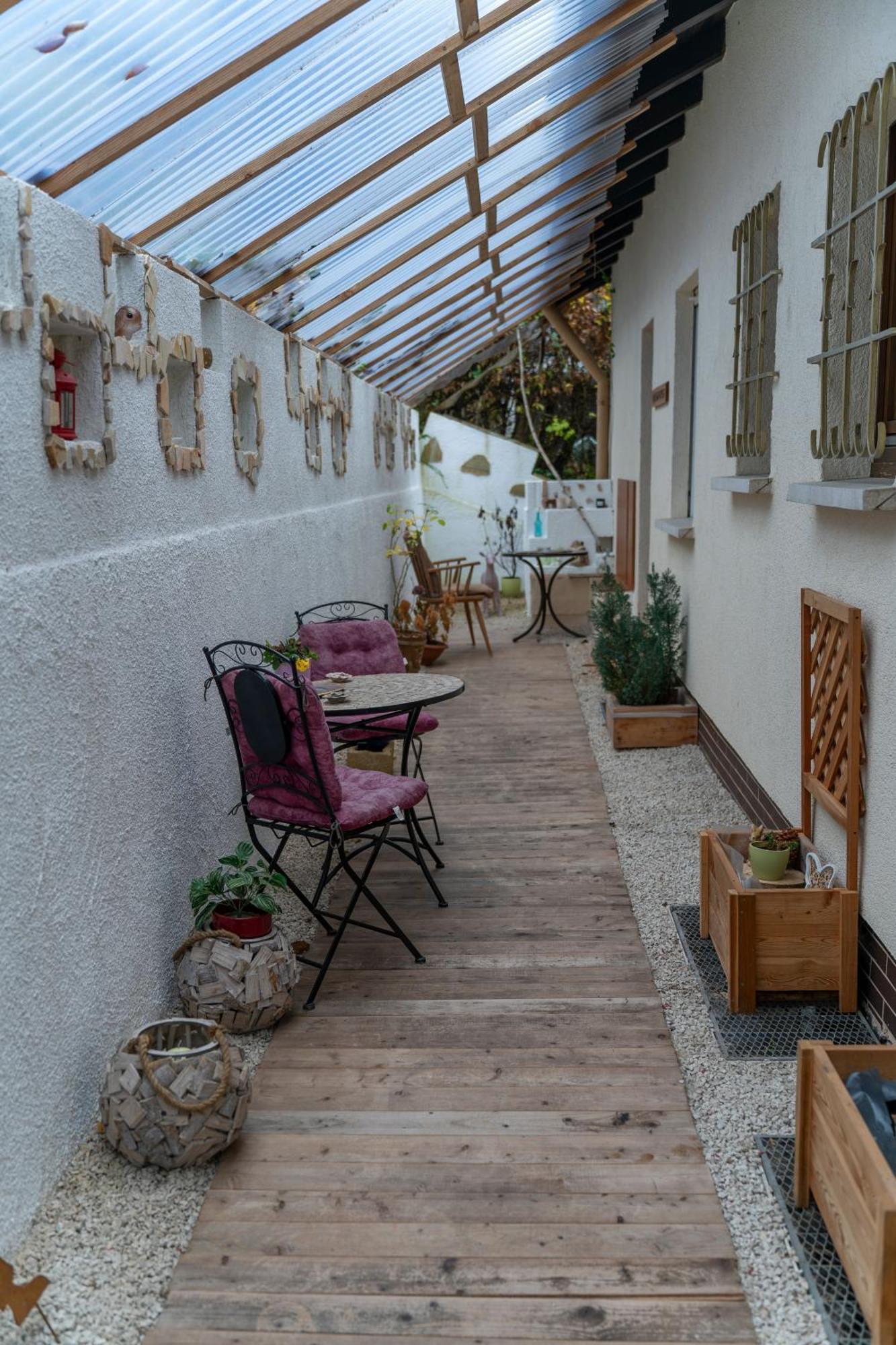 Pfiffige Luisa In Ruhiger Waldrandlage Mit Balkon Und Wintergarten *