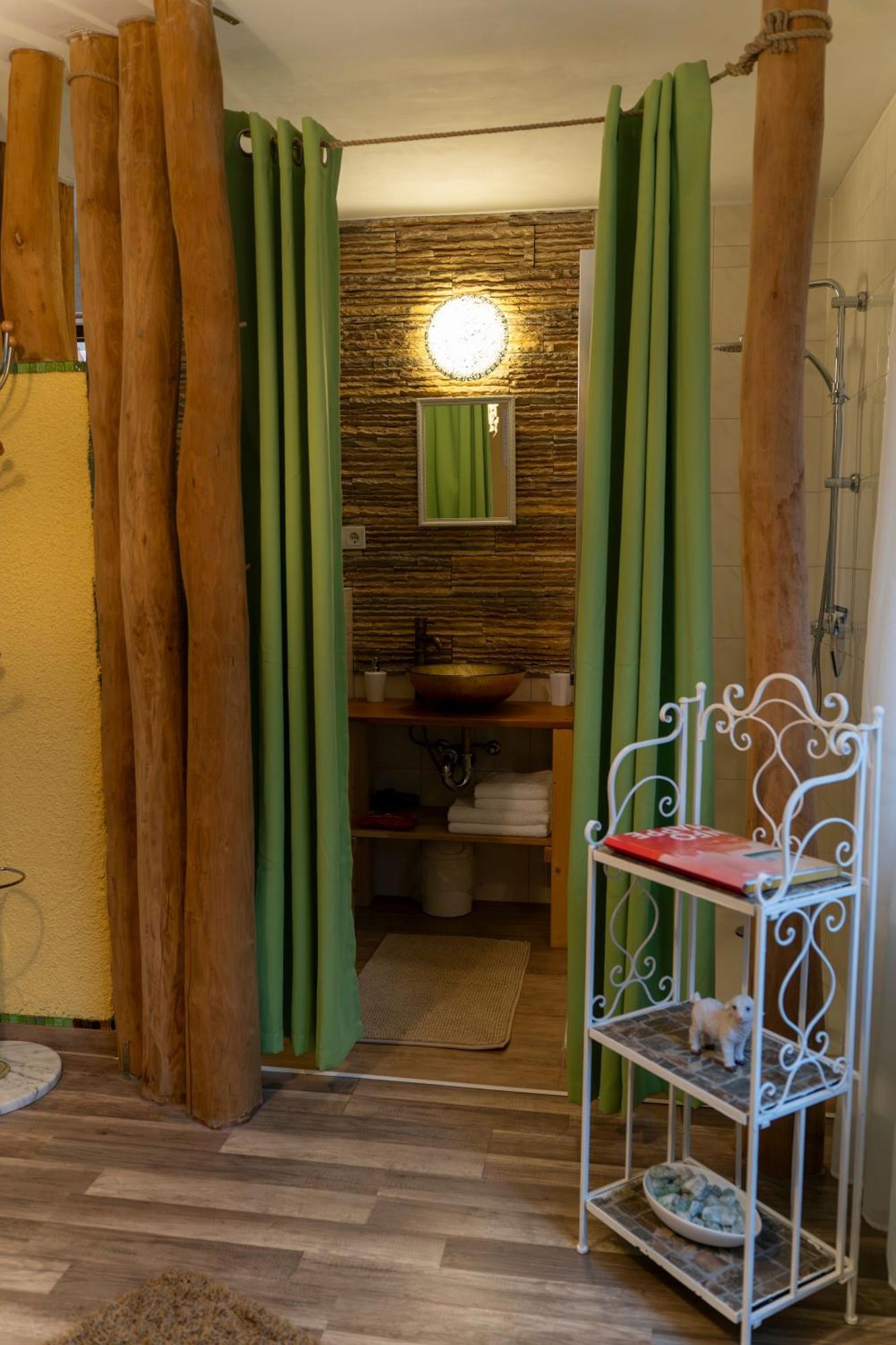 Pfiffige Luisa In Ruhiger Waldrandlage Mit Balkon Und Wintergarten Апартаменты *