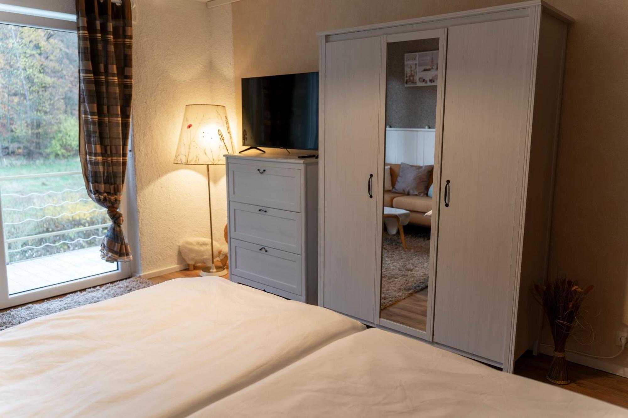 Pfiffige Luisa In Ruhiger Waldrandlage Mit Balkon Und Wintergarten Apartament Marburg